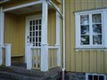 Flatön närbild entrén.JPG